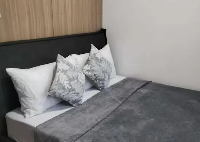 Urban Sanctuary At Shore Near Moa 4* Manila
